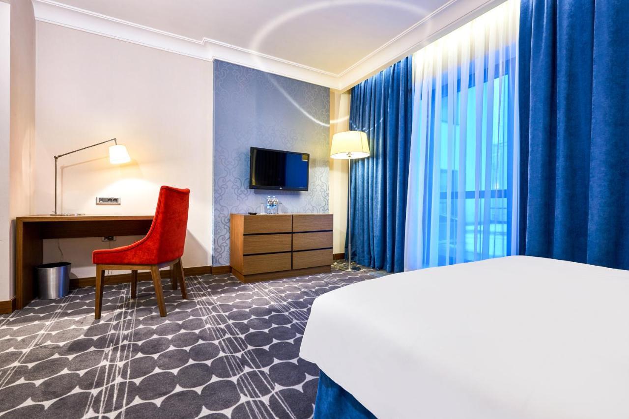 Radisson Blu Hotel, Kyiv Podil City Centre Bagian luar foto