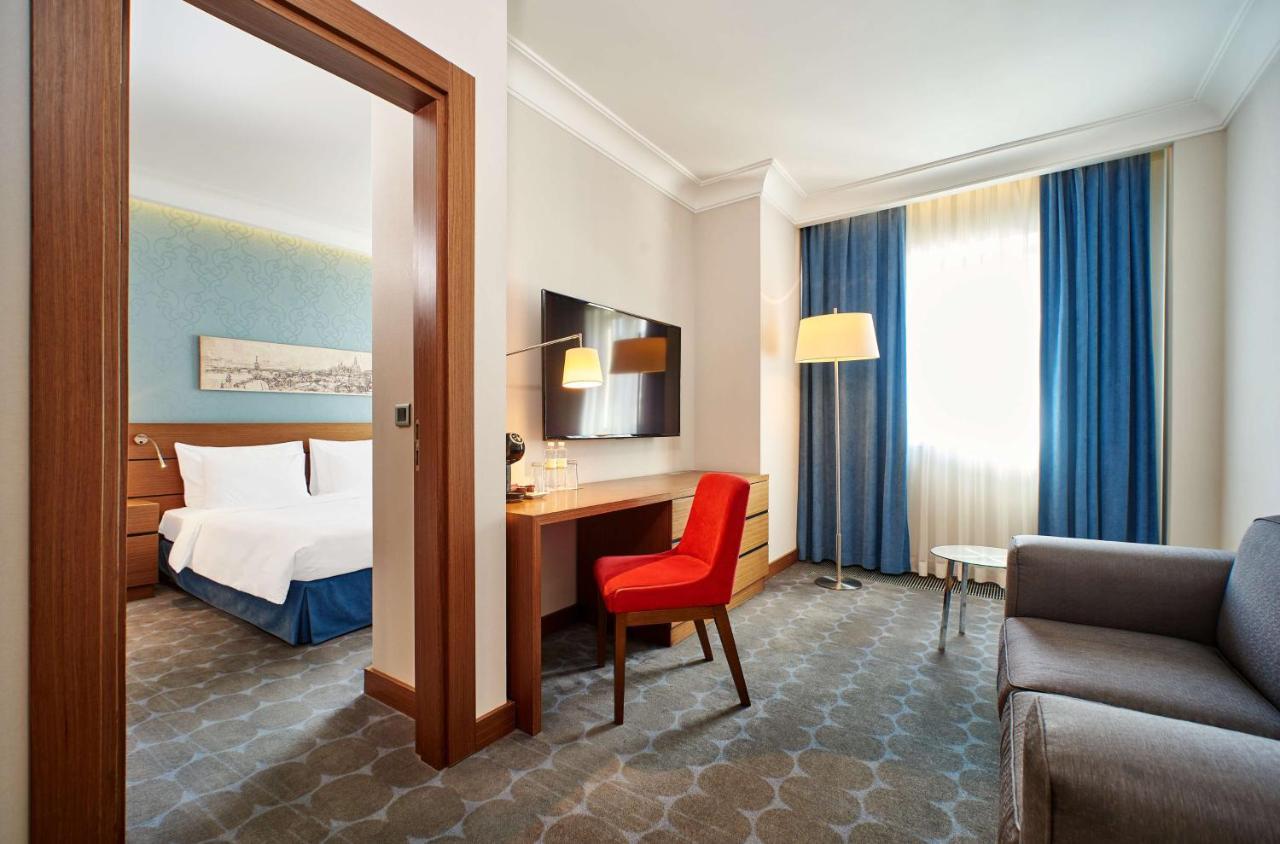 Radisson Blu Hotel, Kyiv Podil City Centre Bagian luar foto