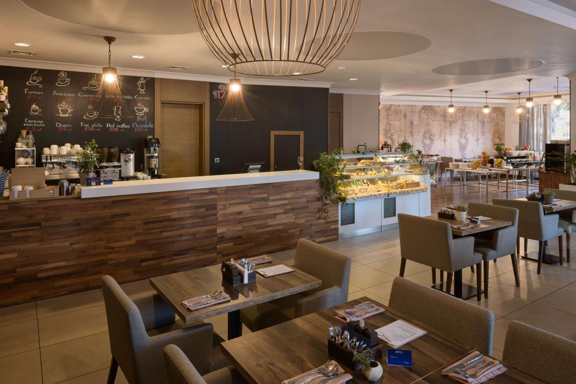 Radisson Blu Hotel, Kyiv Podil City Centre Bagian luar foto