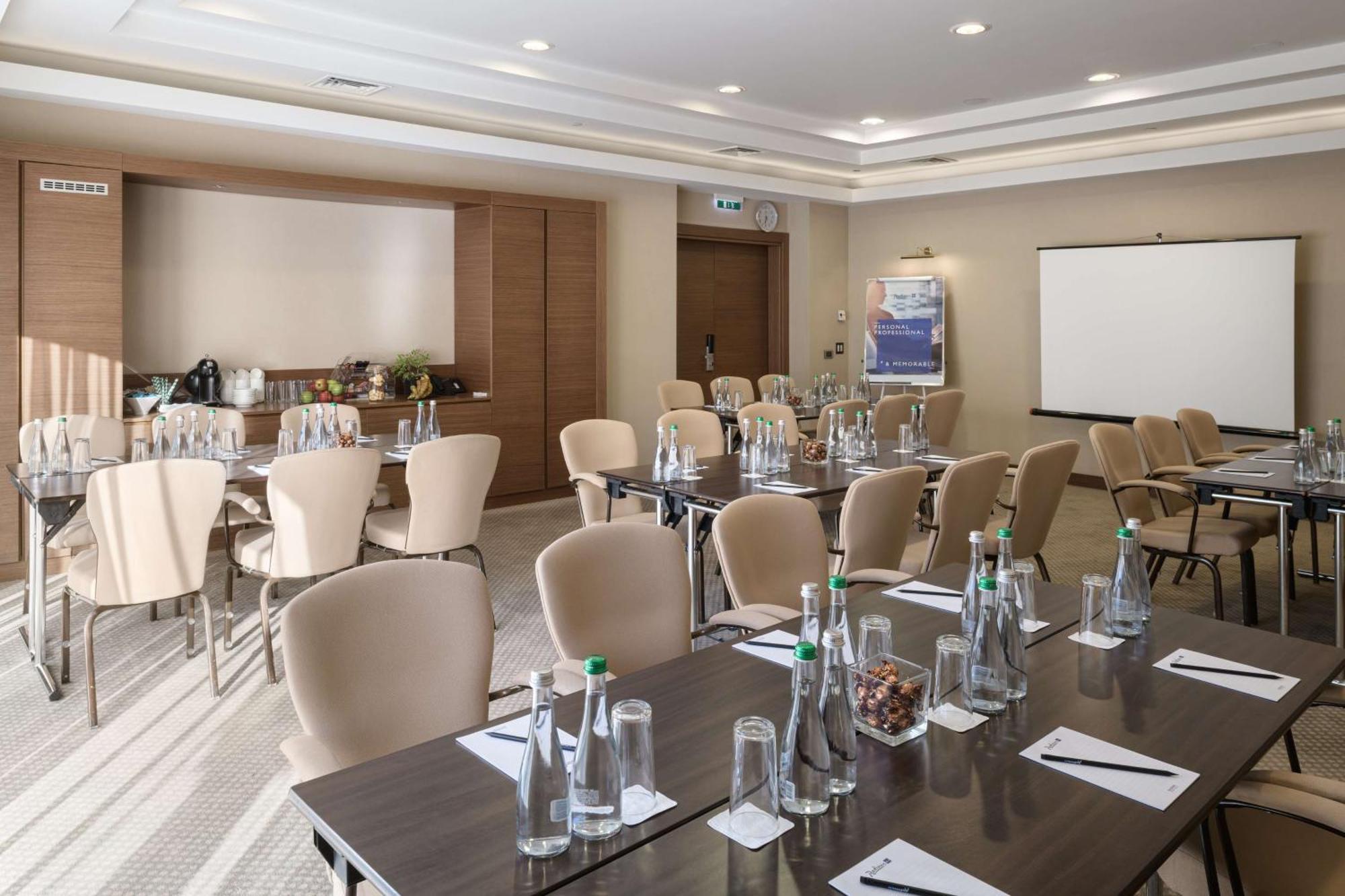 Radisson Blu Hotel, Kyiv Podil City Centre Bagian luar foto