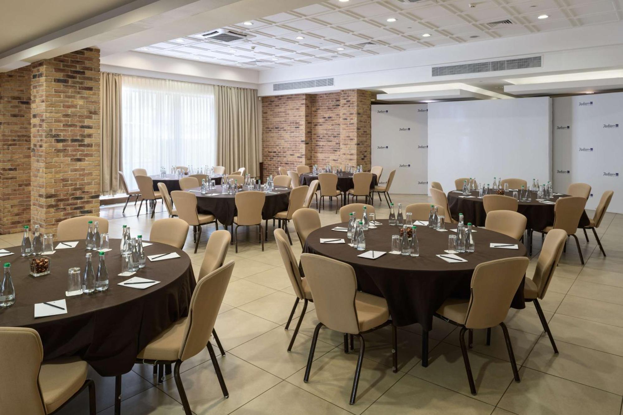 Radisson Blu Hotel, Kyiv Podil City Centre Bagian luar foto