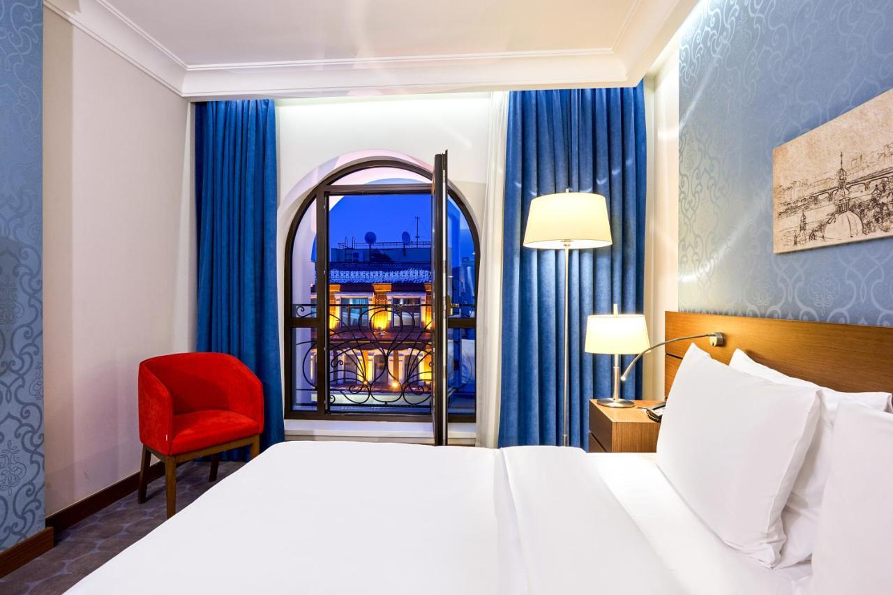 Radisson Blu Hotel, Kyiv Podil City Centre Bagian luar foto